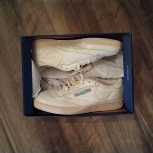 Mens  Club Vintage Reebok